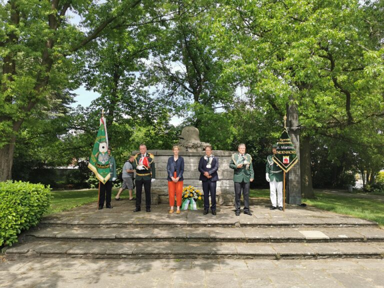 Kranzniederlegung am Ehrenmal